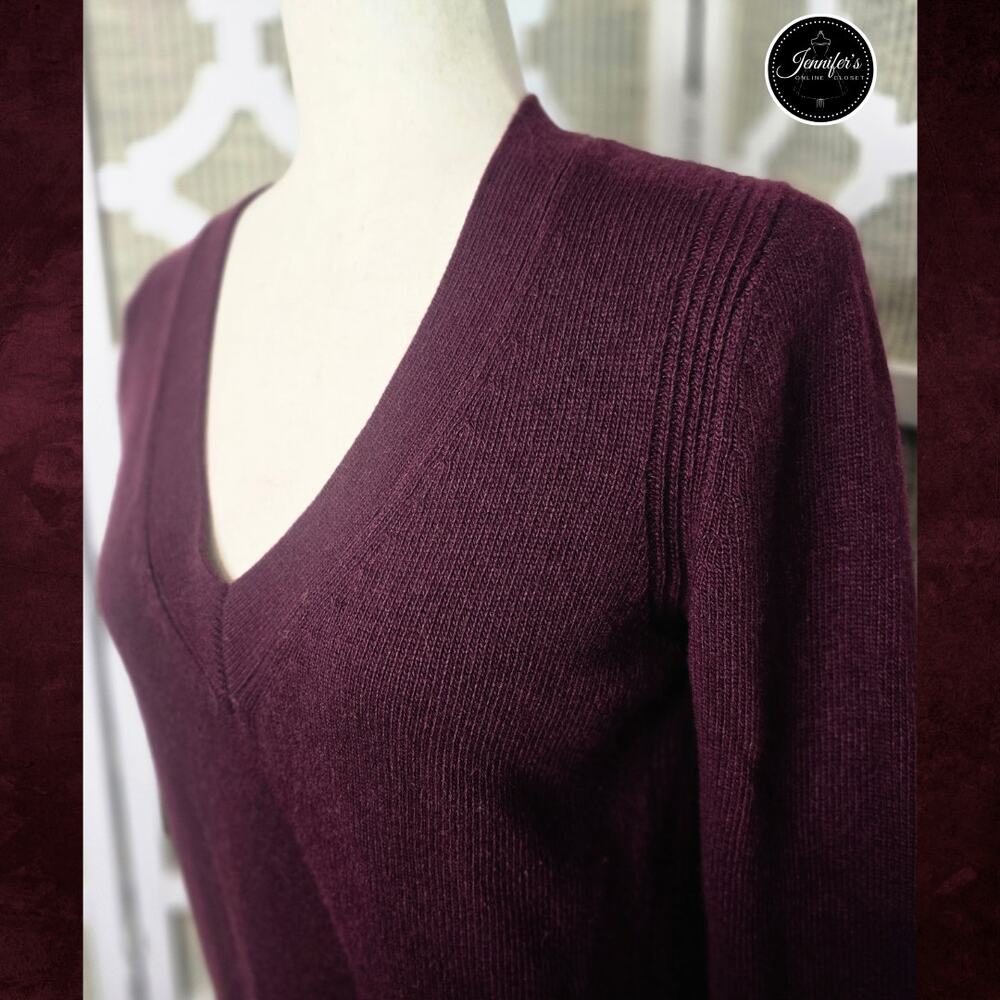 Banana Republic Women's Maroon Merino Wool Blend Button Back Sweater Size M - Picture 2 of 10